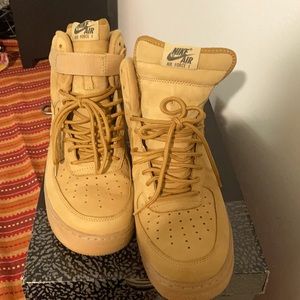Men’s tenis shoes, Nike Air Force 1 size 10.0 (Made in Vietnam)